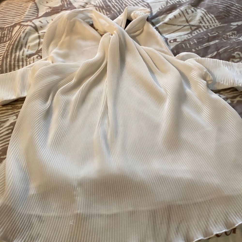 Guess white top